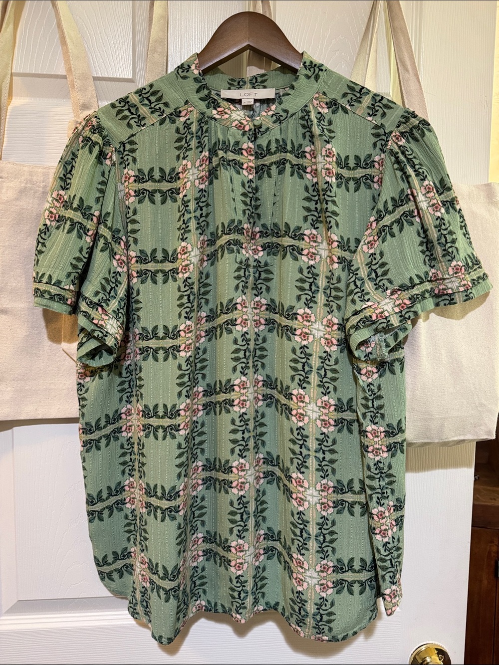 LOFT Green Tiled Floral Vine Floral Short Sleeve Blouse with Pink Accents